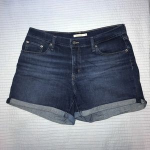 Levi's Mid Length Short